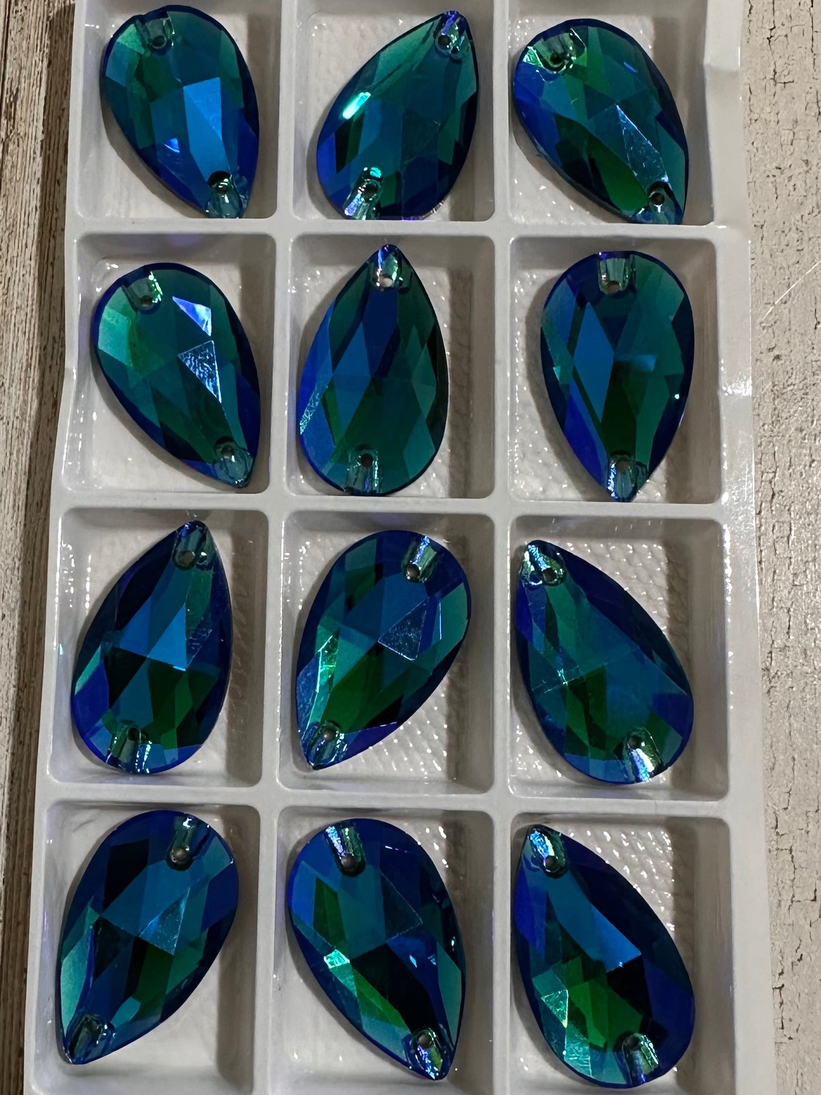 Peacock Green AB